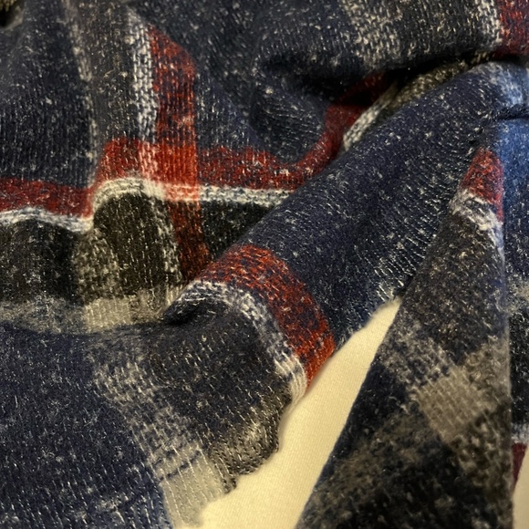 NWT Plaid Blanket Scarf Wrap - Picture 3 of 6